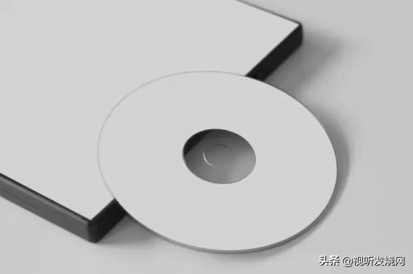 網(wǎng)絡(luò )無(wú)損音樂(lè )與cd哪個(gè)音質(zhì)好，cd音質(zhì)好還是u盤(pán)無(wú)損音樂(lè )好